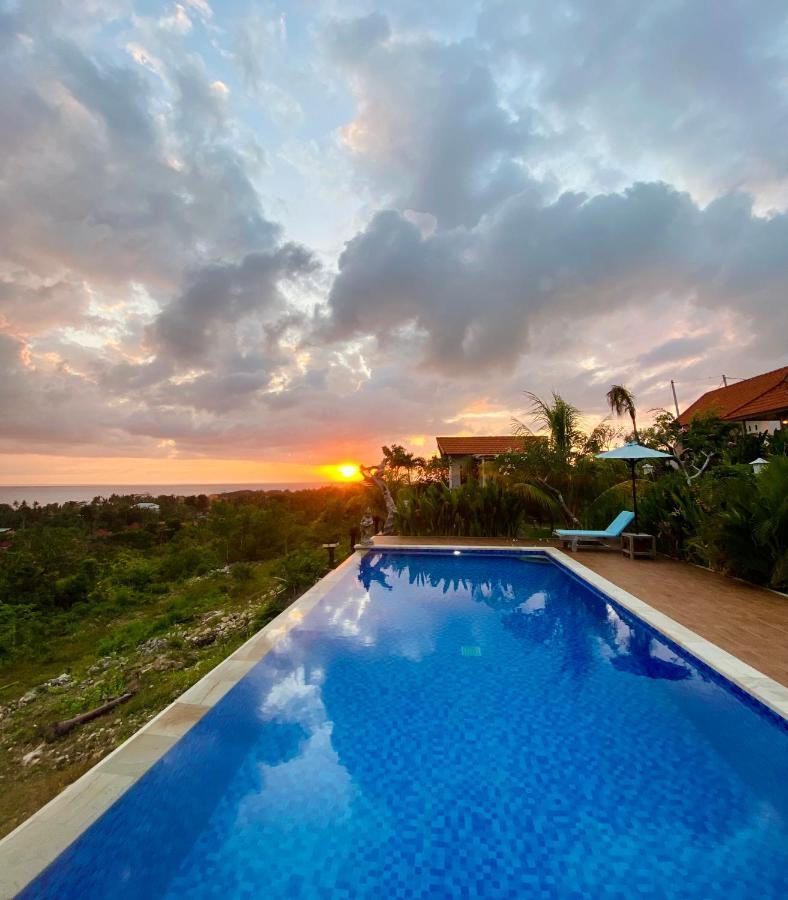 Hotel Gara Gara Sea View à Batununggul Extérieur photo